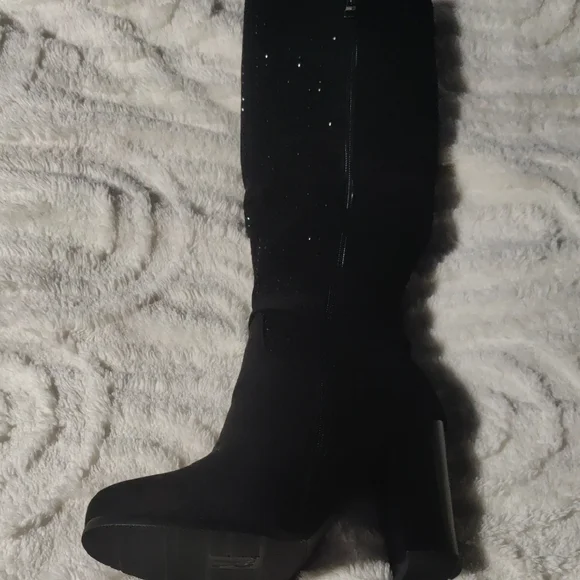 Elegant Black Knee-High Women's Boots - Picture 5 of 9